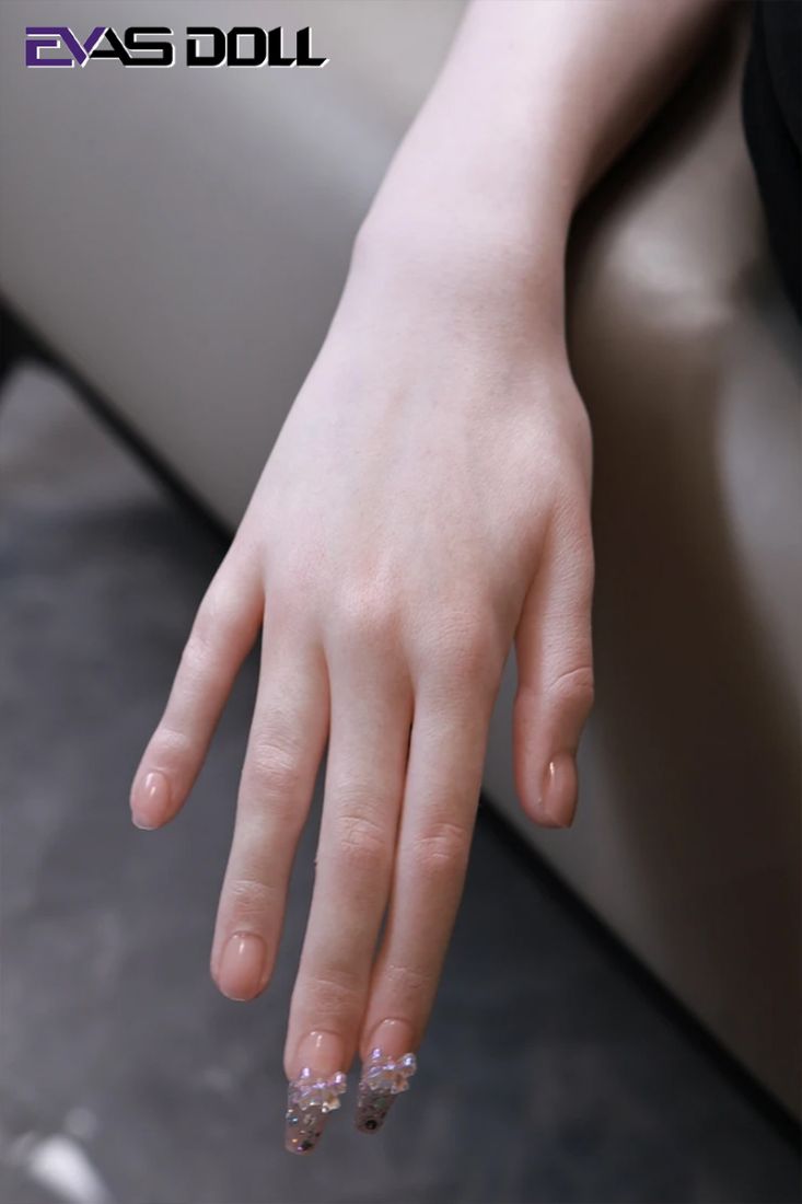 Picture of Yi Xinyue - 165cm/5ft5 D-cup Silicone Sex Doll